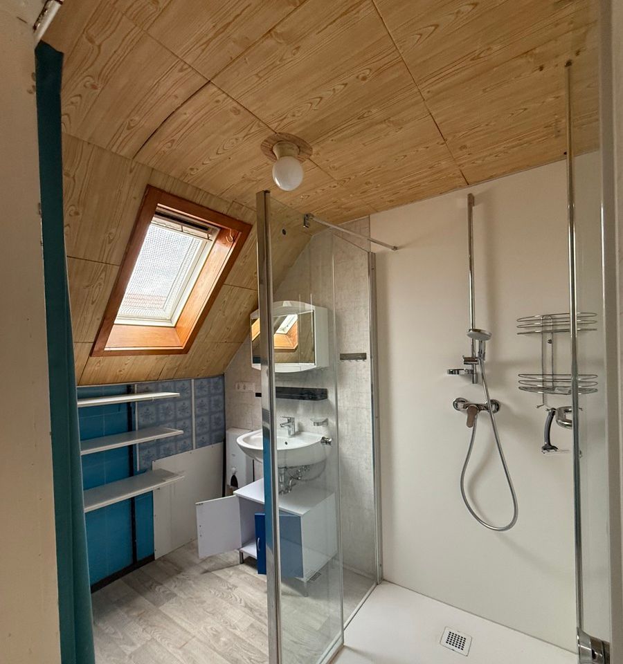 Badezimmer im Dachgeschoss